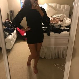 BLK LONG SLEEVE MINI DRESS SIZE S, wrist buttons